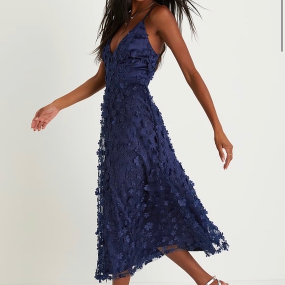 Whimsical Blooms Navy Blue 3D Floral Glitter Midi Dress from Lulu’s brand new - Picture 1 of 4
